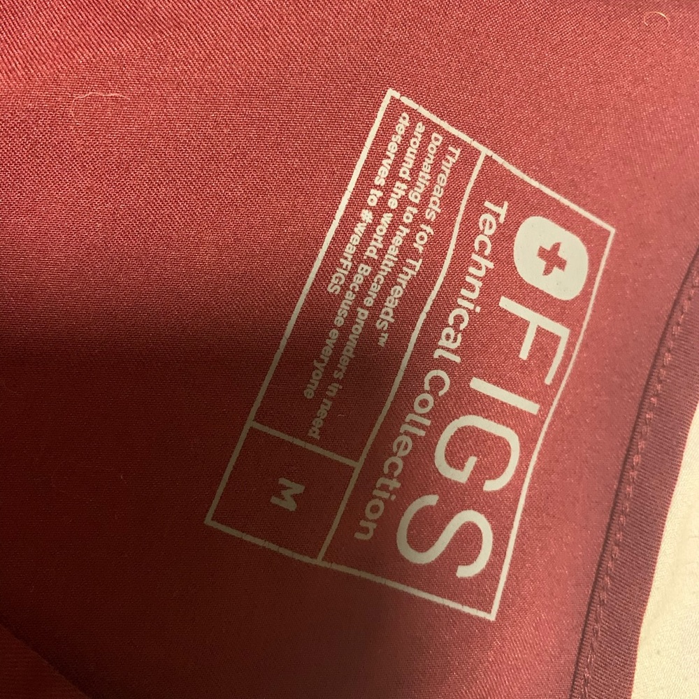 FIGS Scrub Set